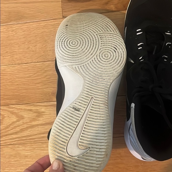 Nike Black and Silver Basketball Sneakers women’s size 11 - Picture 6 of 8